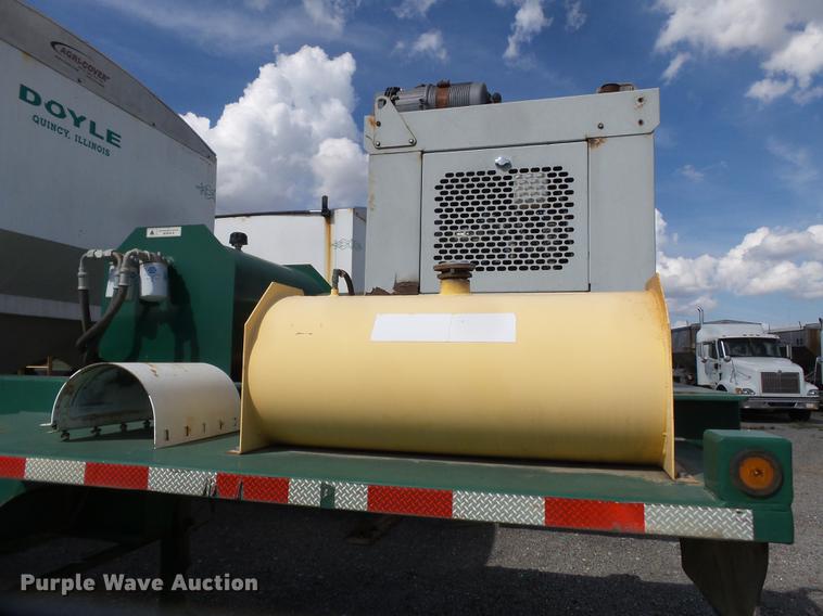 image for item DD2496 2010 Behnke DDT24 fertilizer tender trailer