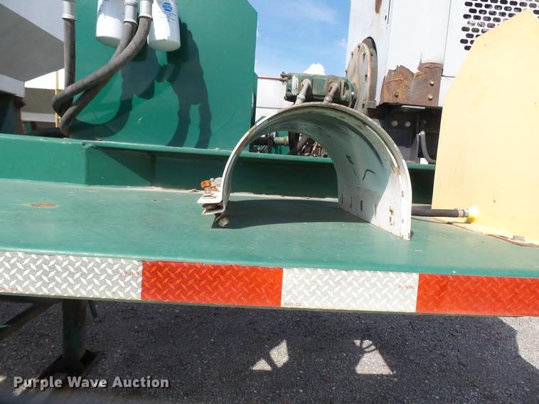 image for item DD2496 2010 Behnke DDT24 fertilizer tender trailer