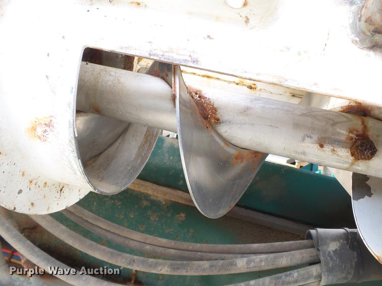 image for item DD2496 2010 Behnke DDT24 fertilizer tender trailer