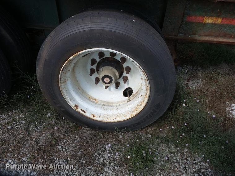 image for item DD2496 2010 Behnke DDT24 fertilizer tender trailer