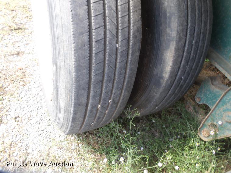 image for item DD2496 2010 Behnke DDT24 fertilizer tender trailer