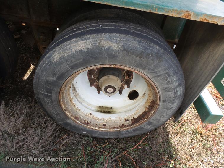 image for item DD2496 2010 Behnke DDT24 fertilizer tender trailer