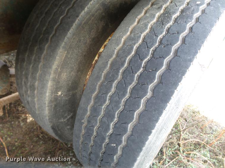 image for item DD2496 2010 Behnke DDT24 fertilizer tender trailer