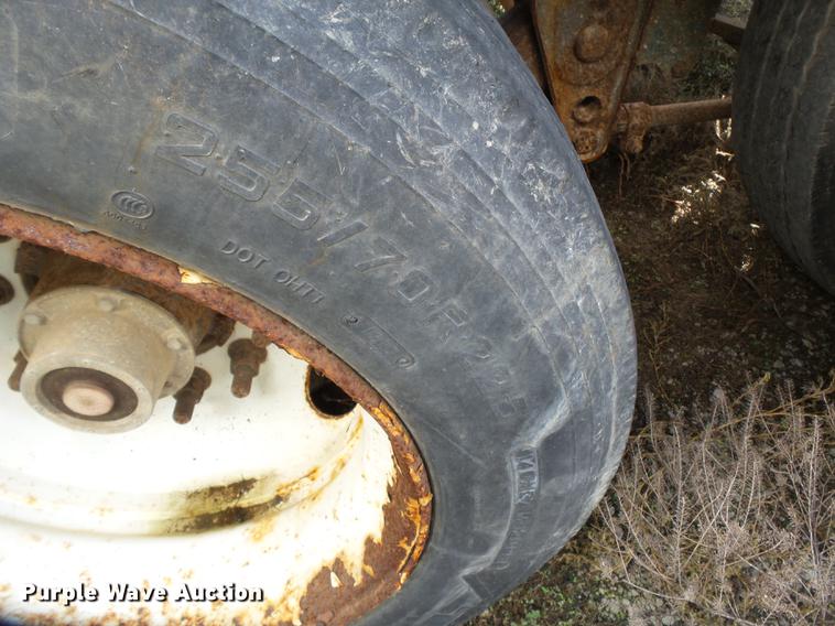 image for item DD2496 2010 Behnke DDT24 fertilizer tender trailer