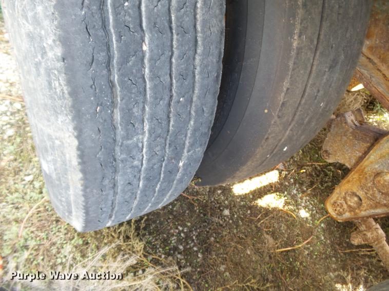 image for item DD2496 2010 Behnke DDT24 fertilizer tender trailer