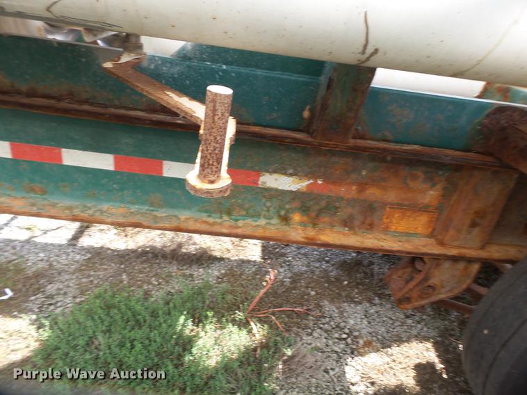 image for item DD2496 2010 Behnke DDT24 fertilizer tender trailer