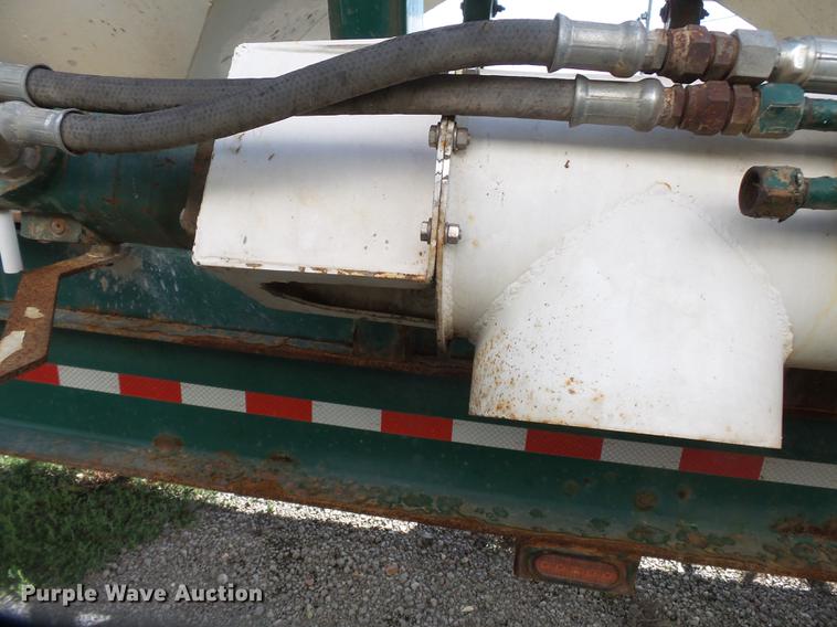 image for item DD2496 2010 Behnke DDT24 fertilizer tender trailer