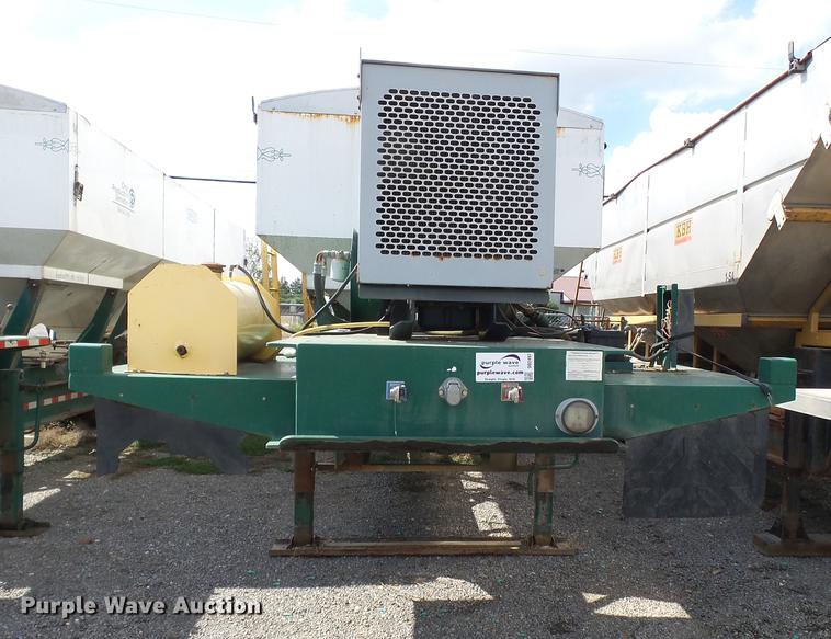 image for item DD2497 2010 Behnke DDT24 fertilizer tender trailer