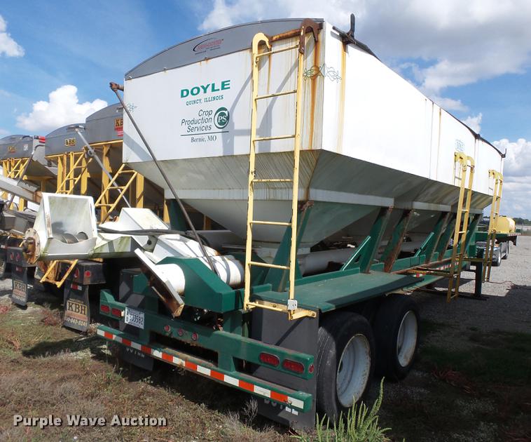 image for item DD2497 2010 Behnke DDT24 fertilizer tender trailer