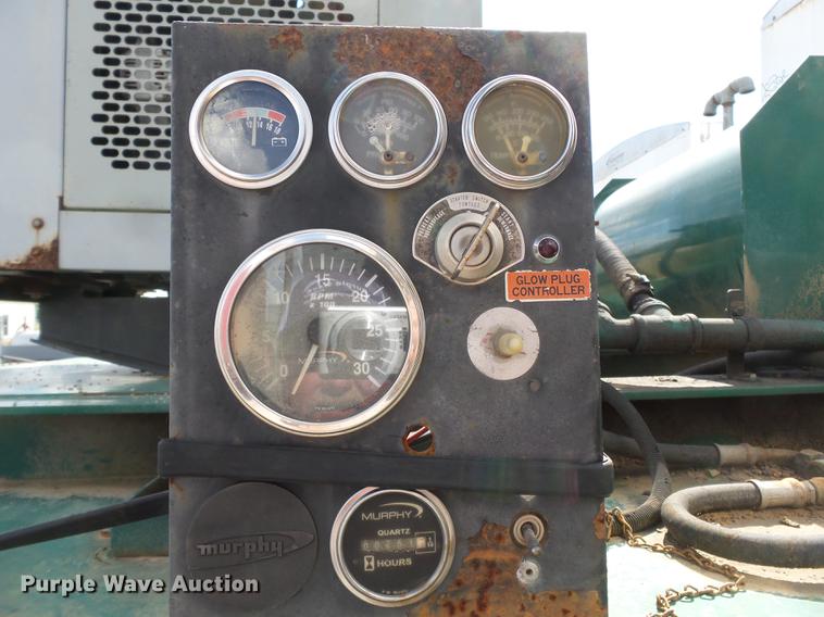 image for item DD2497 2010 Behnke DDT24 fertilizer tender trailer