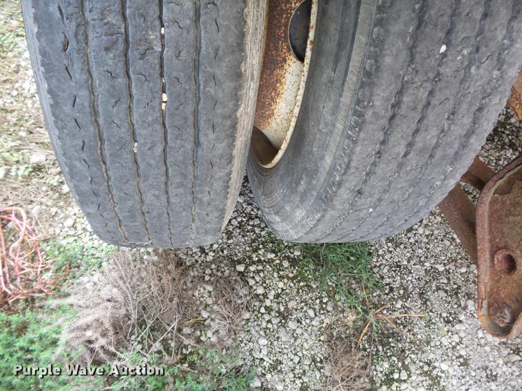 image for item DD2497 2010 Behnke DDT24 fertilizer tender trailer