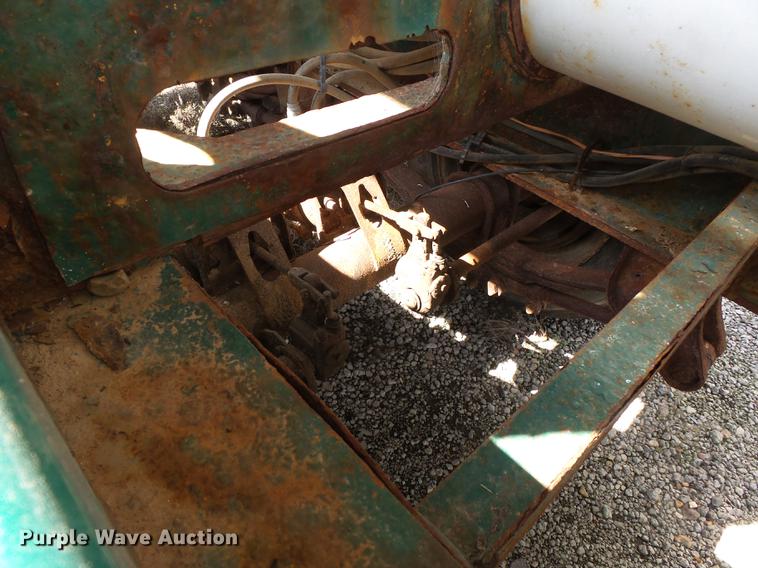 image for item DD2497 2010 Behnke DDT24 fertilizer tender trailer