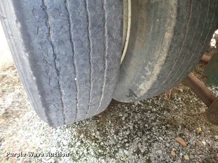 image for item DD2497 2010 Behnke DDT24 fertilizer tender trailer