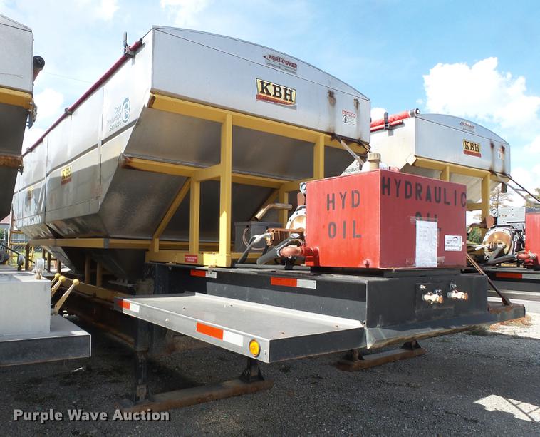 image for item DD2499 2012 KBH fertilizer tender trailer