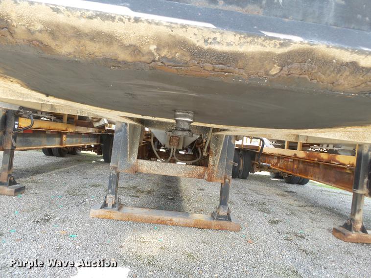 image for item DD2499 2012 KBH fertilizer tender trailer