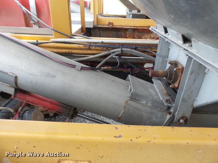 image for item DD2499 2012 KBH fertilizer tender trailer