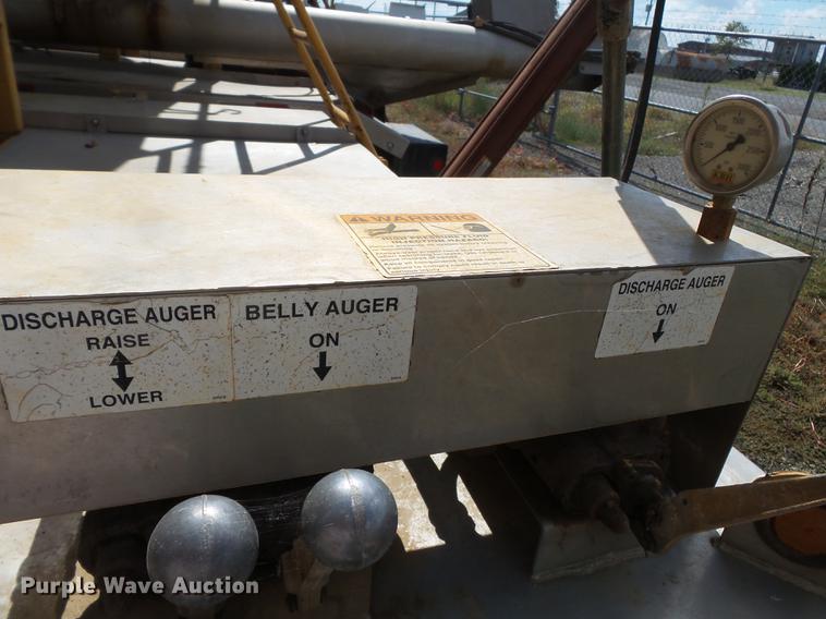 image for item DD2499 2012 KBH fertilizer tender trailer