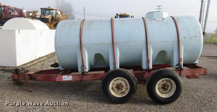 image for item DD4315 Fertilizer nurse tank trailer