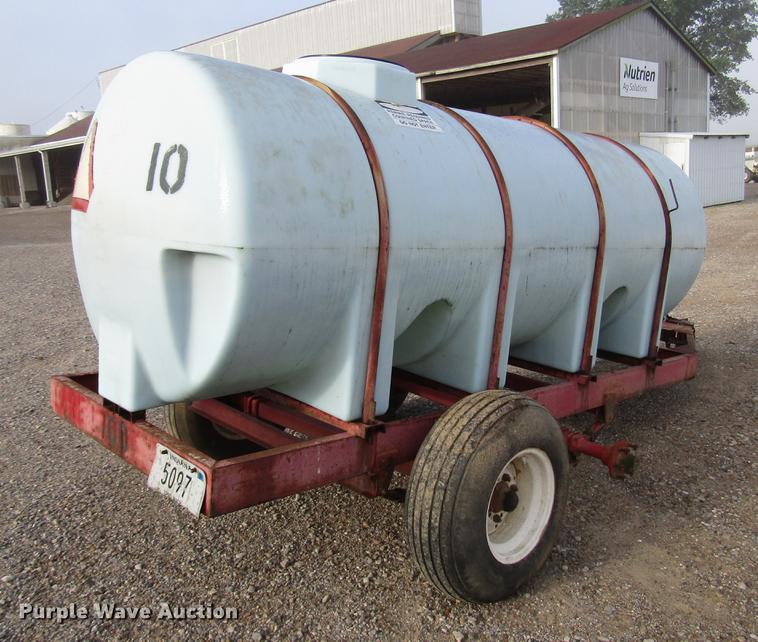 image for item DD4315 Fertilizer nurse tank trailer