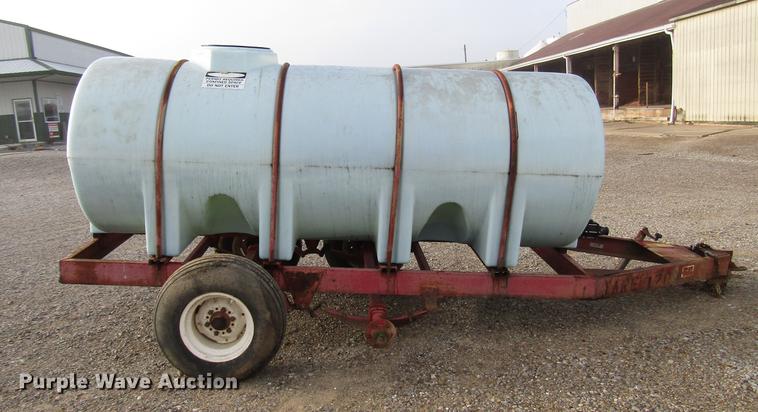 image for item DD4315 Fertilizer nurse tank trailer