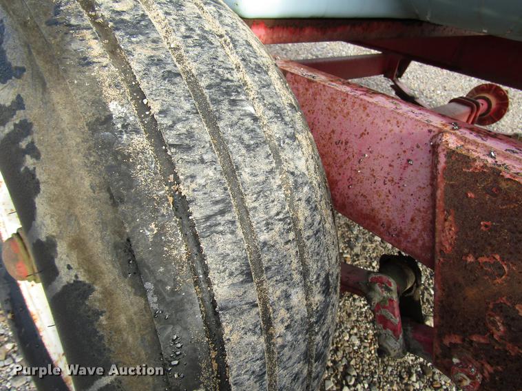 image for item DD4315 Fertilizer nurse tank trailer