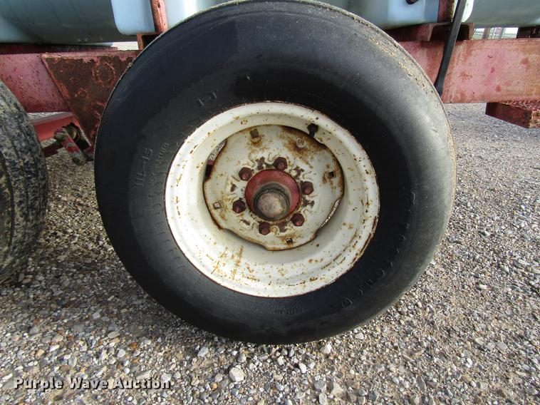 image for item DD4315 Fertilizer nurse tank trailer