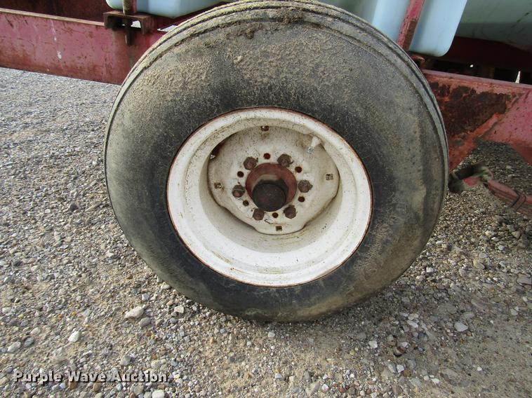 image for item DD4315 Fertilizer nurse tank trailer