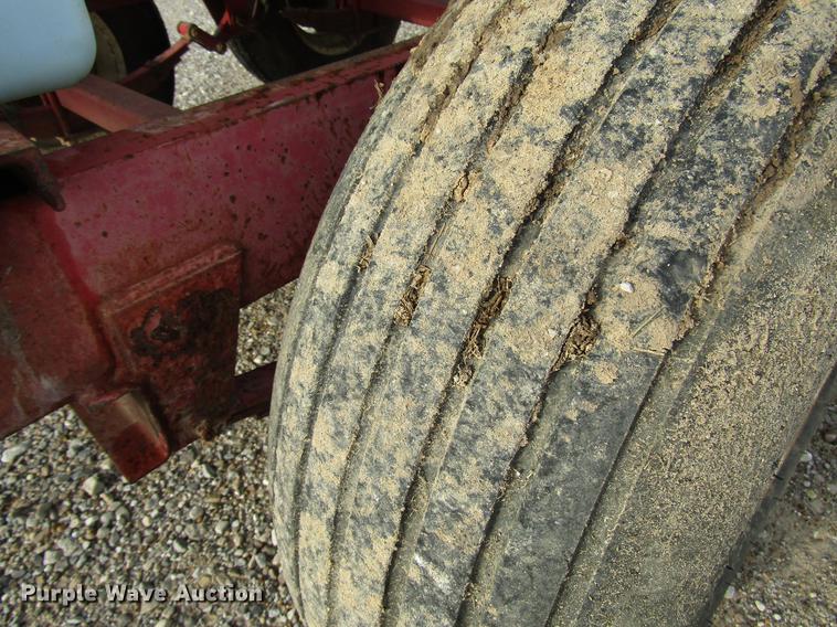 image for item DD4315 Fertilizer nurse tank trailer