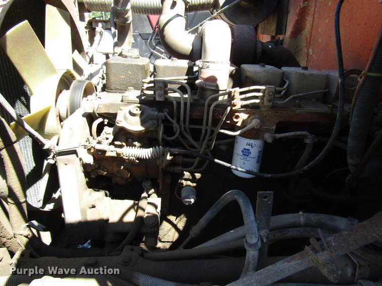 image for item DD4337 1986 International S1600 flatbed truck