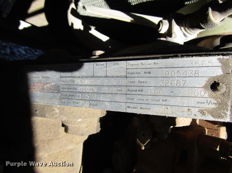 image for item DD4337 1986 International S1600 flatbed truck