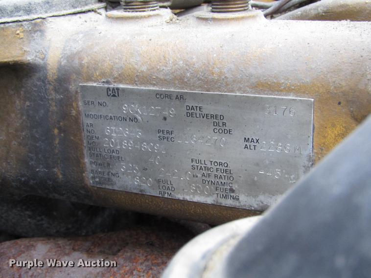 image for item DD4386 1995 International 8200 truck cab and chassis