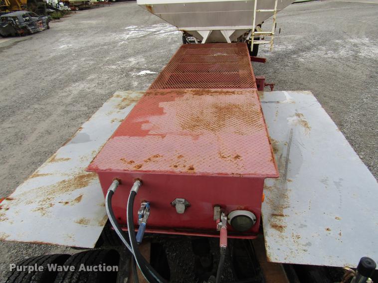 image for item DD4387 2005 B-B tender trailer