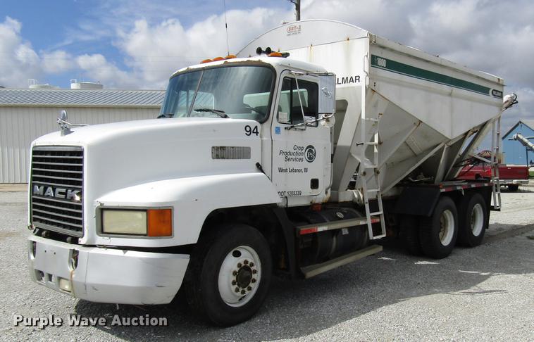 image for item DD4389 1995 Mack CH613 fertilizer tender truck