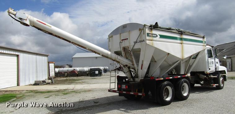 image for item DD4389 1995 Mack CH613 fertilizer tender truck