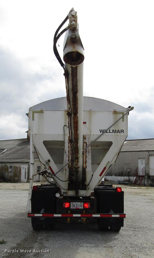 image for item DD4389 1995 Mack CH613 fertilizer tender truck