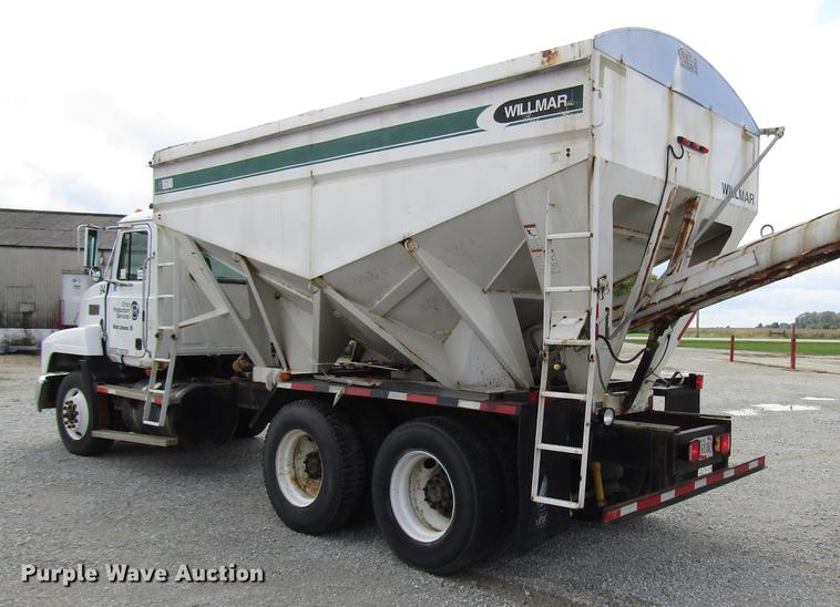 image for item DD4389 1995 Mack CH613 fertilizer tender truck