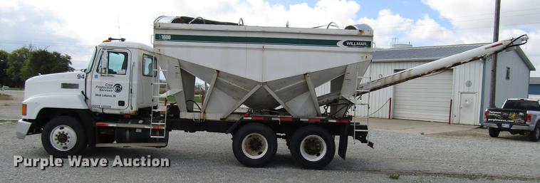 image for item DD4389 1995 Mack CH613 fertilizer tender truck