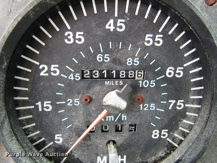 image for item DD4389 1995 Mack CH613 fertilizer tender truck