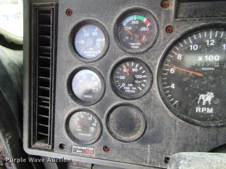 image for item DD4389 1995 Mack CH613 fertilizer tender truck