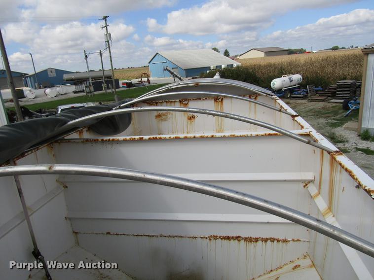 image for item DD4389 1995 Mack CH613 fertilizer tender truck