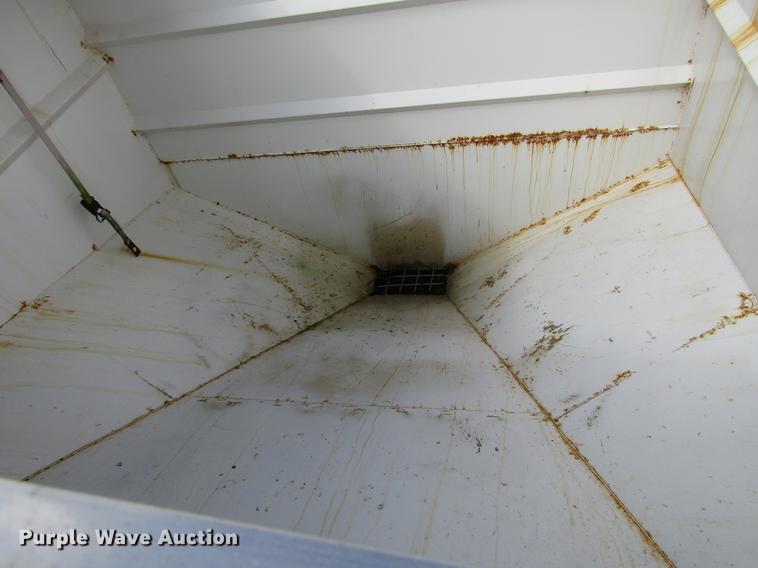 image for item DD4389 1995 Mack CH613 fertilizer tender truck