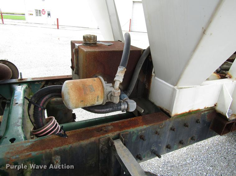 image for item DD4389 1995 Mack CH613 fertilizer tender truck