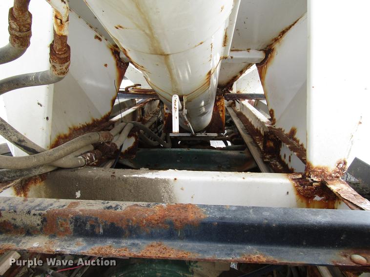 image for item DD4389 1995 Mack CH613 fertilizer tender truck