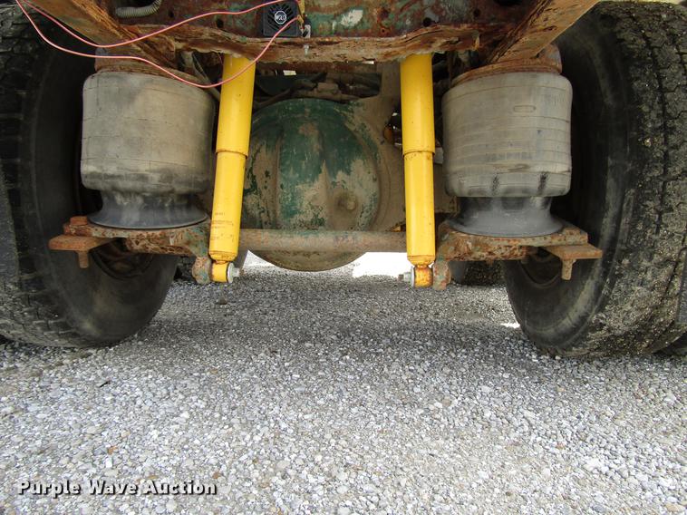 image for item DD4389 1995 Mack CH613 fertilizer tender truck