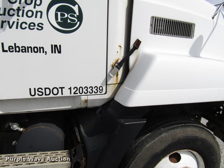 image for item DD4389 1995 Mack CH613 fertilizer tender truck