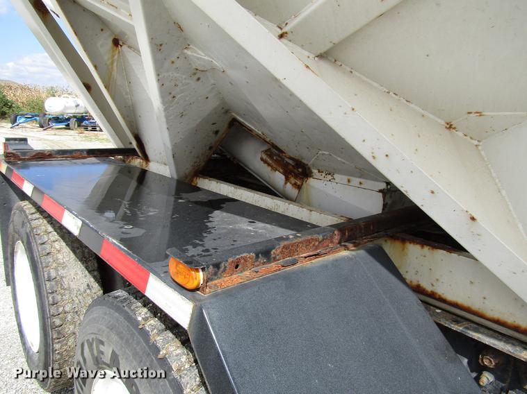 image for item DD4389 1995 Mack CH613 fertilizer tender truck