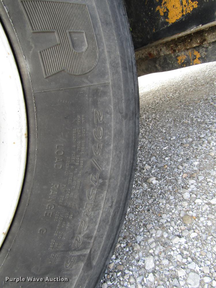 image for item DD4389 1995 Mack CH613 fertilizer tender truck