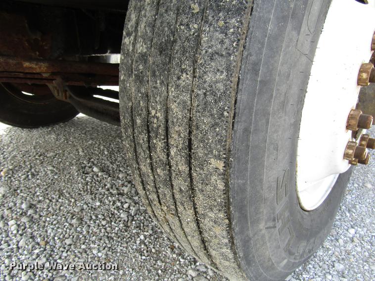 image for item DD4389 1995 Mack CH613 fertilizer tender truck