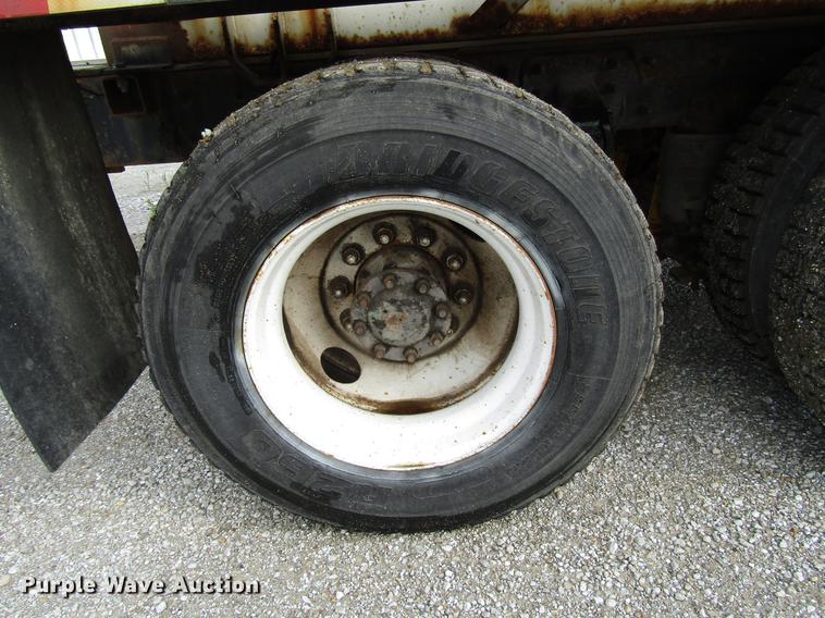 image for item DD4389 1995 Mack CH613 fertilizer tender truck