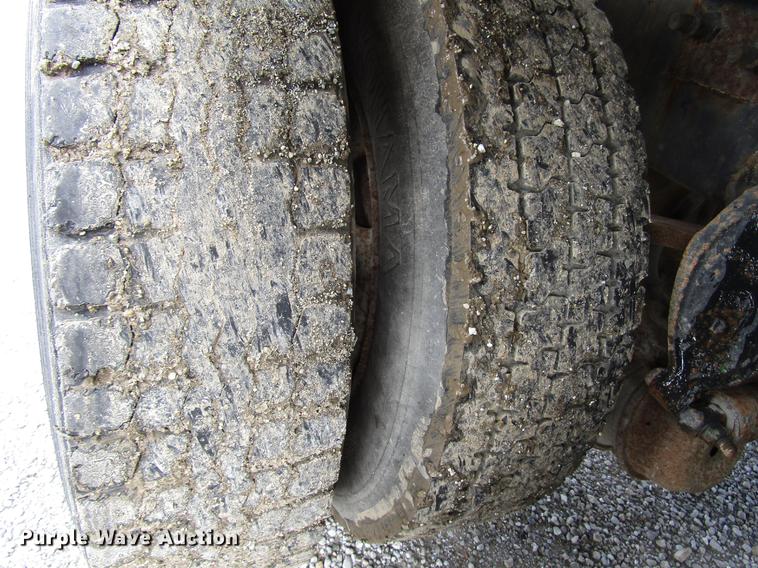 image for item DD4389 1995 Mack CH613 fertilizer tender truck